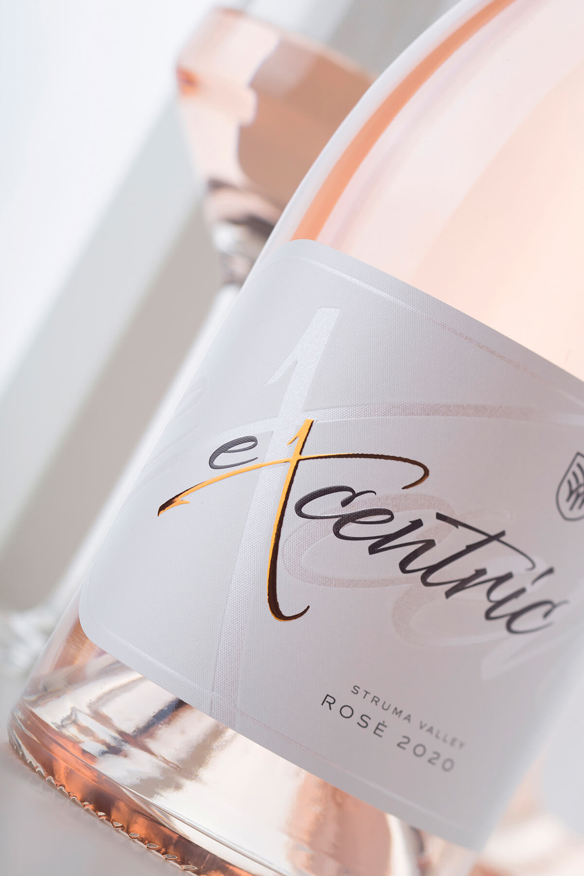excentric wine label - embossing and hot foil